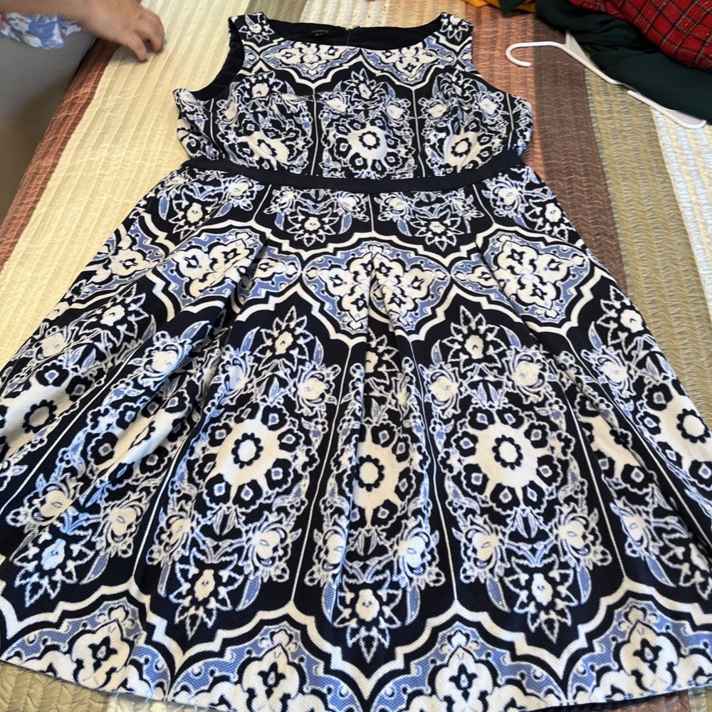 Talbots Fit and Flare Dress Womens Blue White Midi Geometric Print Sleeveless M